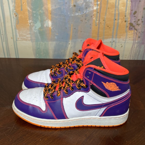 Jordan 1 Retro Tasmanian Devil  Phoenix Suns Court Purple/Bright Crimson… - Picture 3 of 6